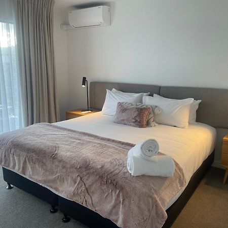 Alpine Junction Townhouse Apartments, Lodge & Hotel Wanaka Esterno foto