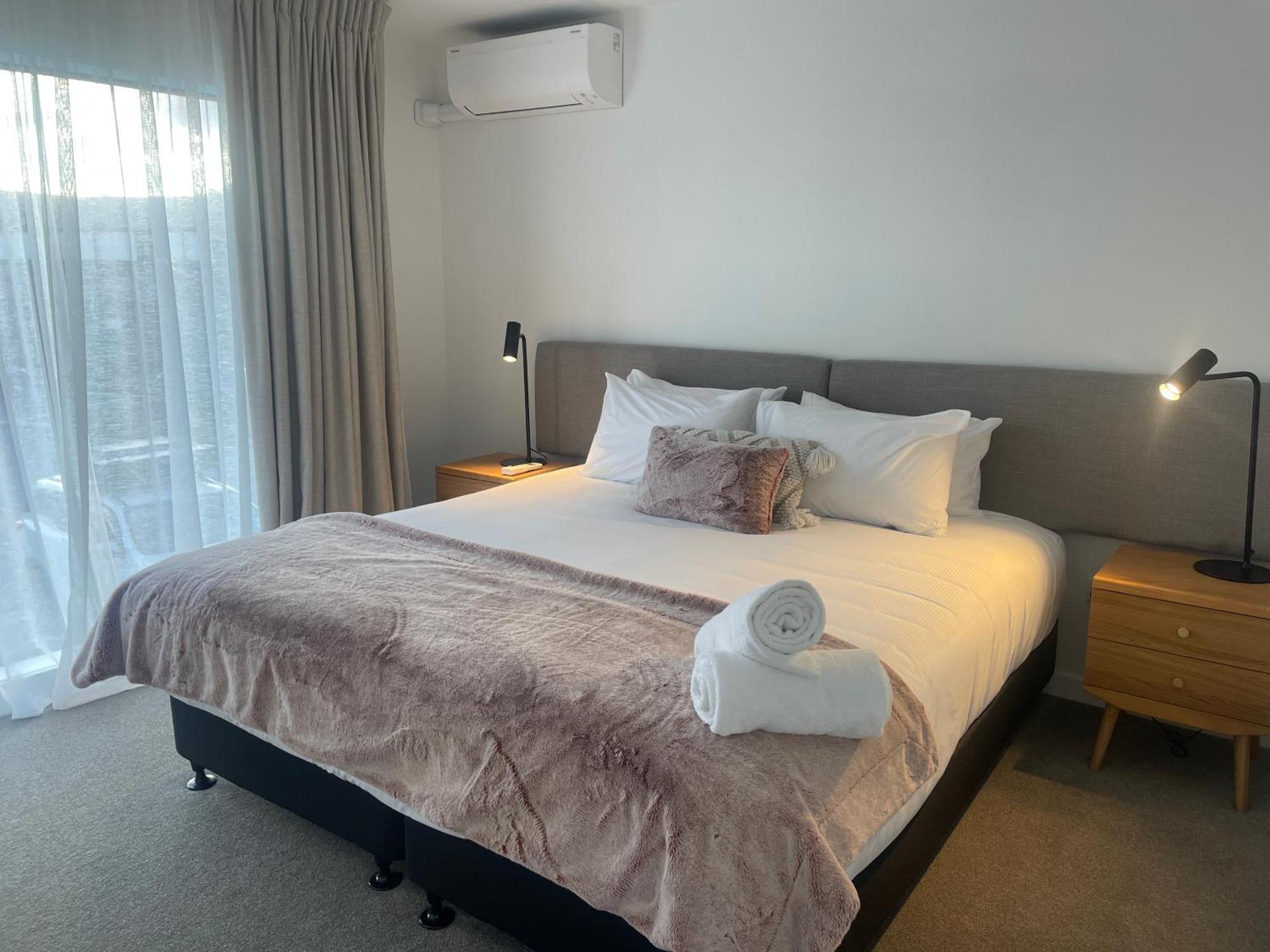 Alpine Junction Townhouse Apartments, Lodge & Hotel Wanaka Esterno foto