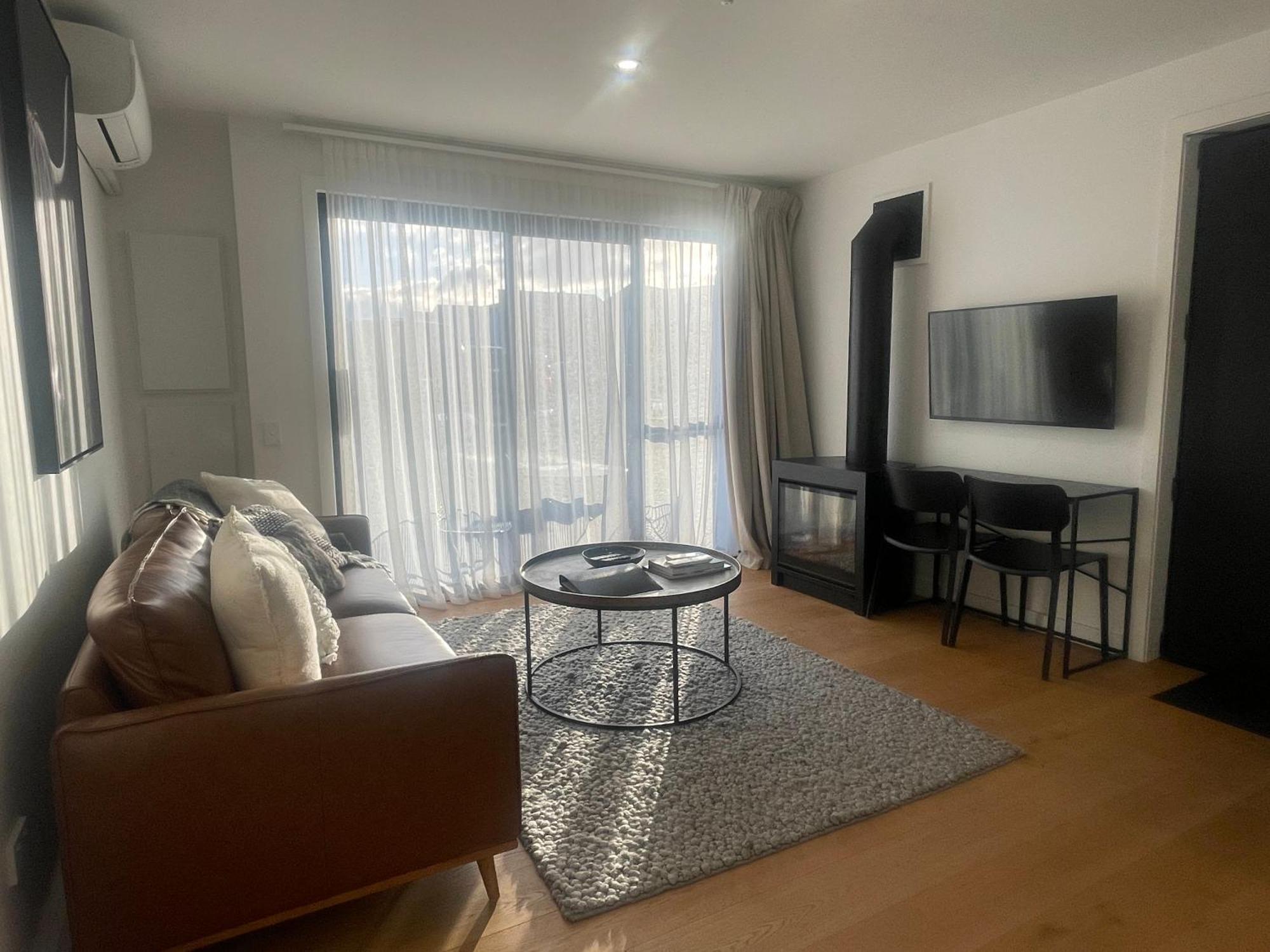 Alpine Junction Townhouse Apartments, Lodge & Hotel Wanaka Esterno foto