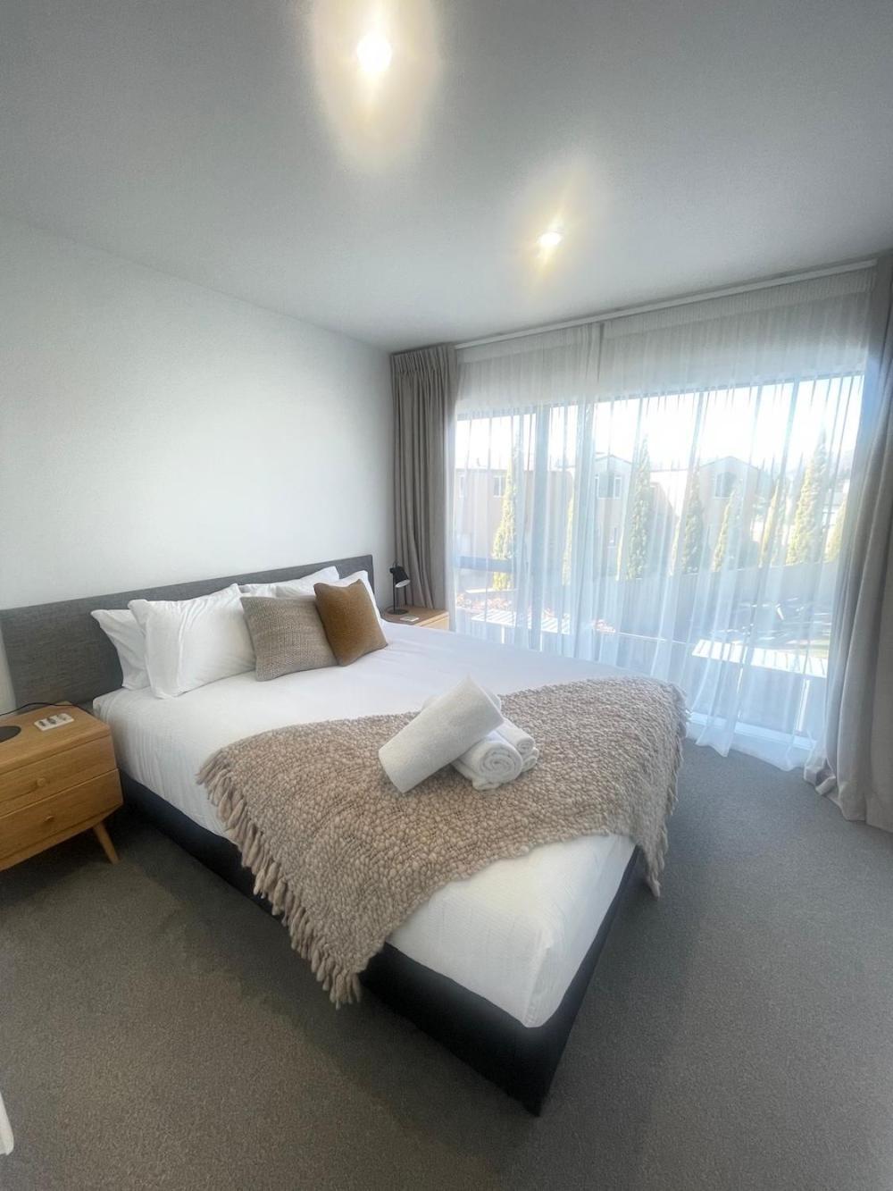 Alpine Junction Townhouse Apartments, Lodge & Hotel Wanaka Esterno foto