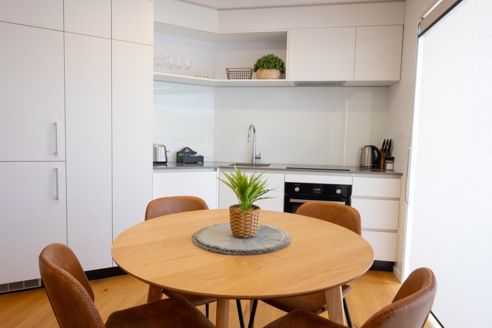 Alpine Junction Townhouse Apartments, Lodge & Hotel Wanaka Esterno foto